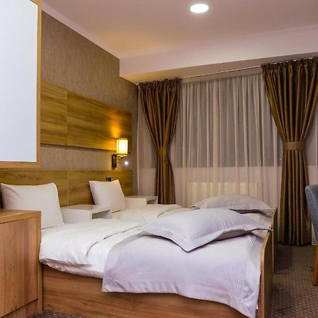 Hotel Ildis Iasi Extérieur photo