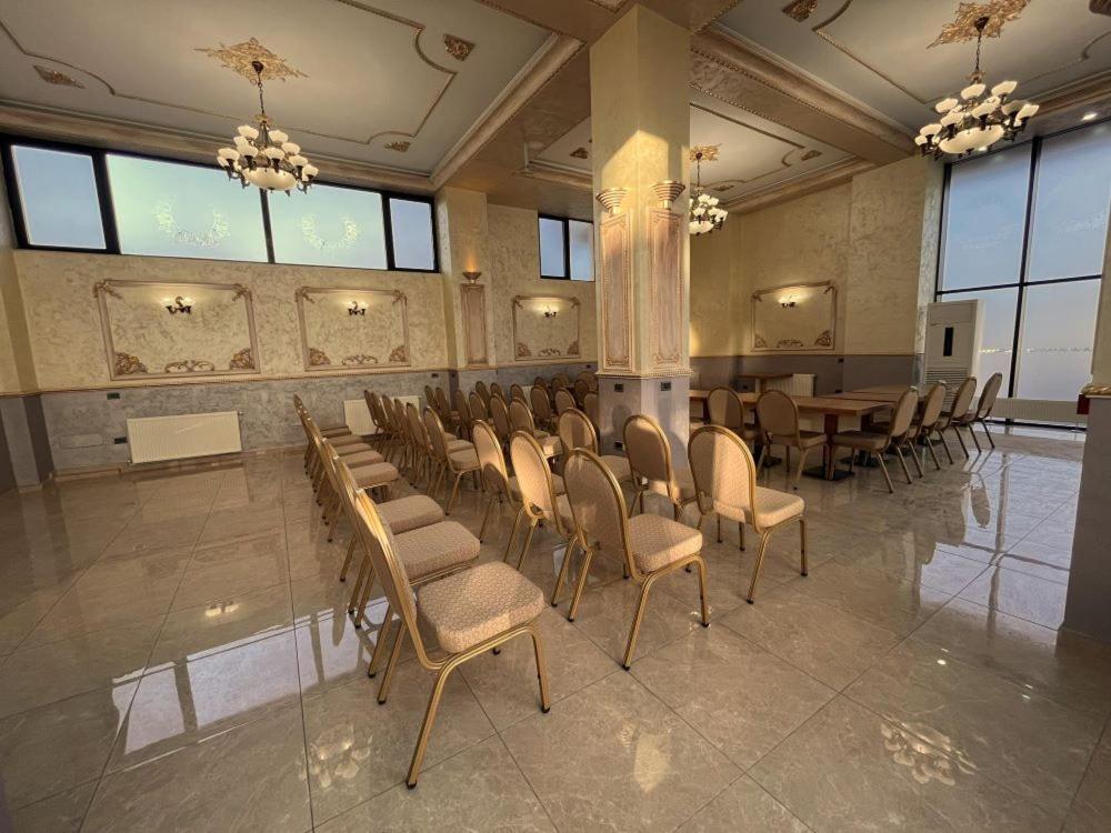 Hotel Ildis Iasi Extérieur photo